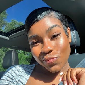 Meet your Posher, Ayodele